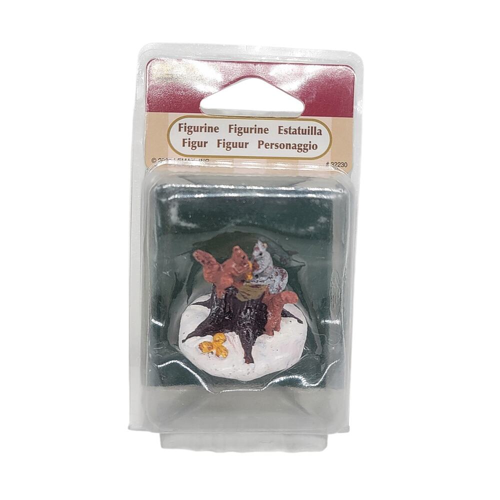 NEW Vtg 2003 Lemax Squirrels Tree Stump Village Figurine Grey Red Snow Nuts CL5